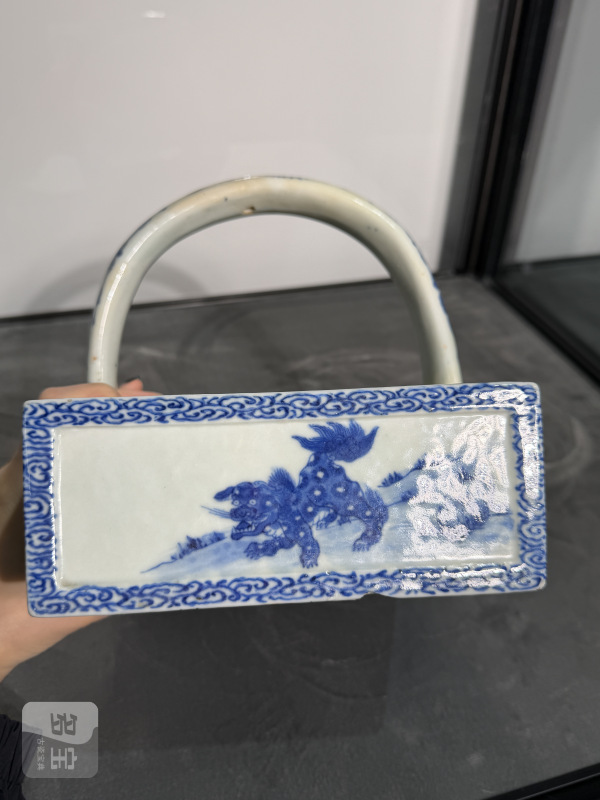 清嘉庆青花瑞兽花卉诗文提梁方洗 - 图5